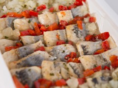 Herring flaps matinated or salted with pepper – Available in 1 kg or 2 kg boxes.